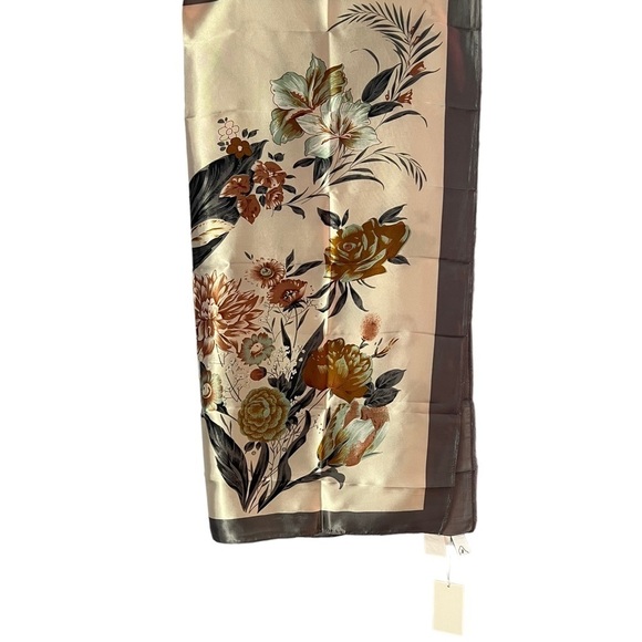 12. NWT Daydream Extra Large Scarf - Picture 2 of 3